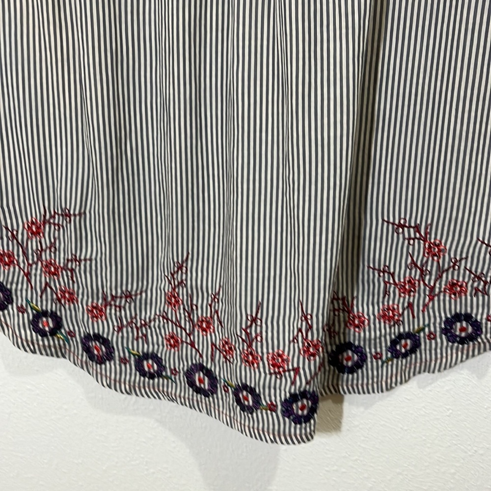 3J Workshop Johnny Was gray/ white striped embroidered long blouse. Size Small - Picture 5 of 12